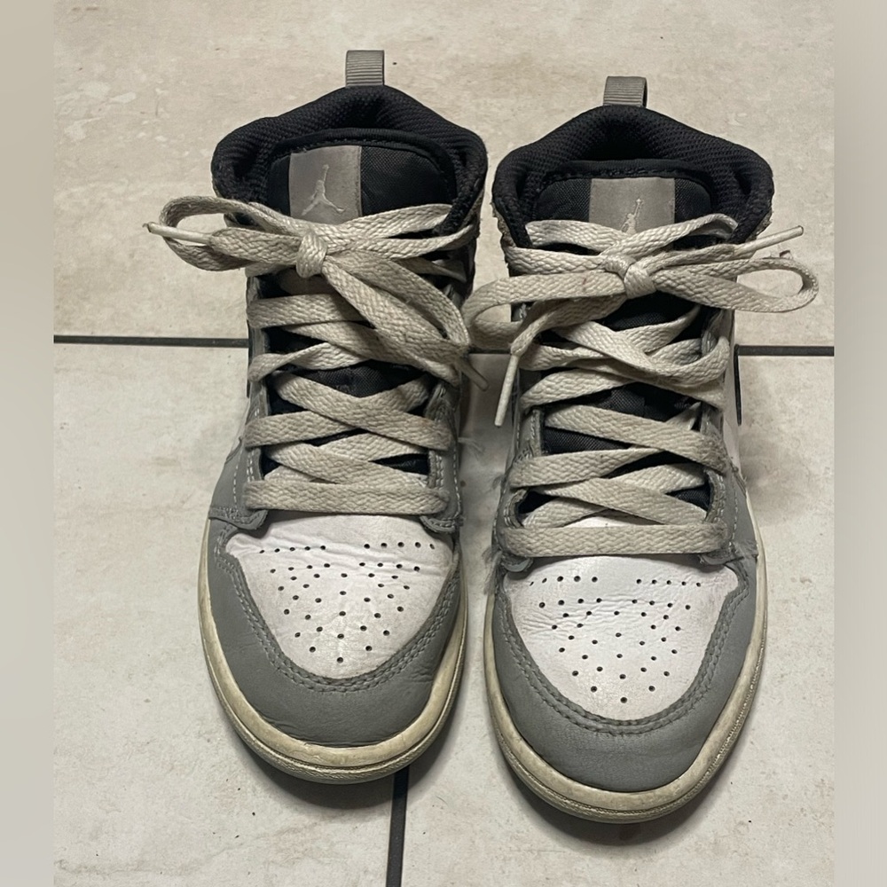 Jordan 1 Mid Light Smoke Grey 2022 (13C) – Like New – $65